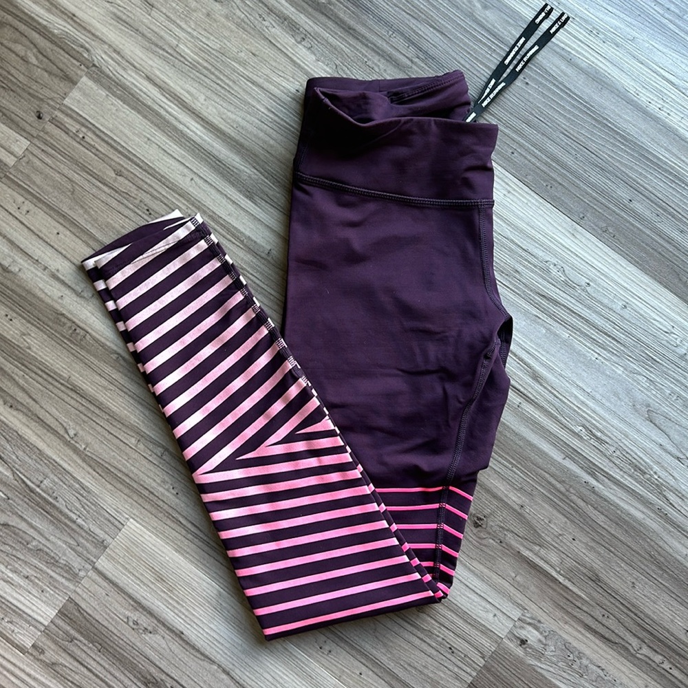 Nike leggings, size small.
